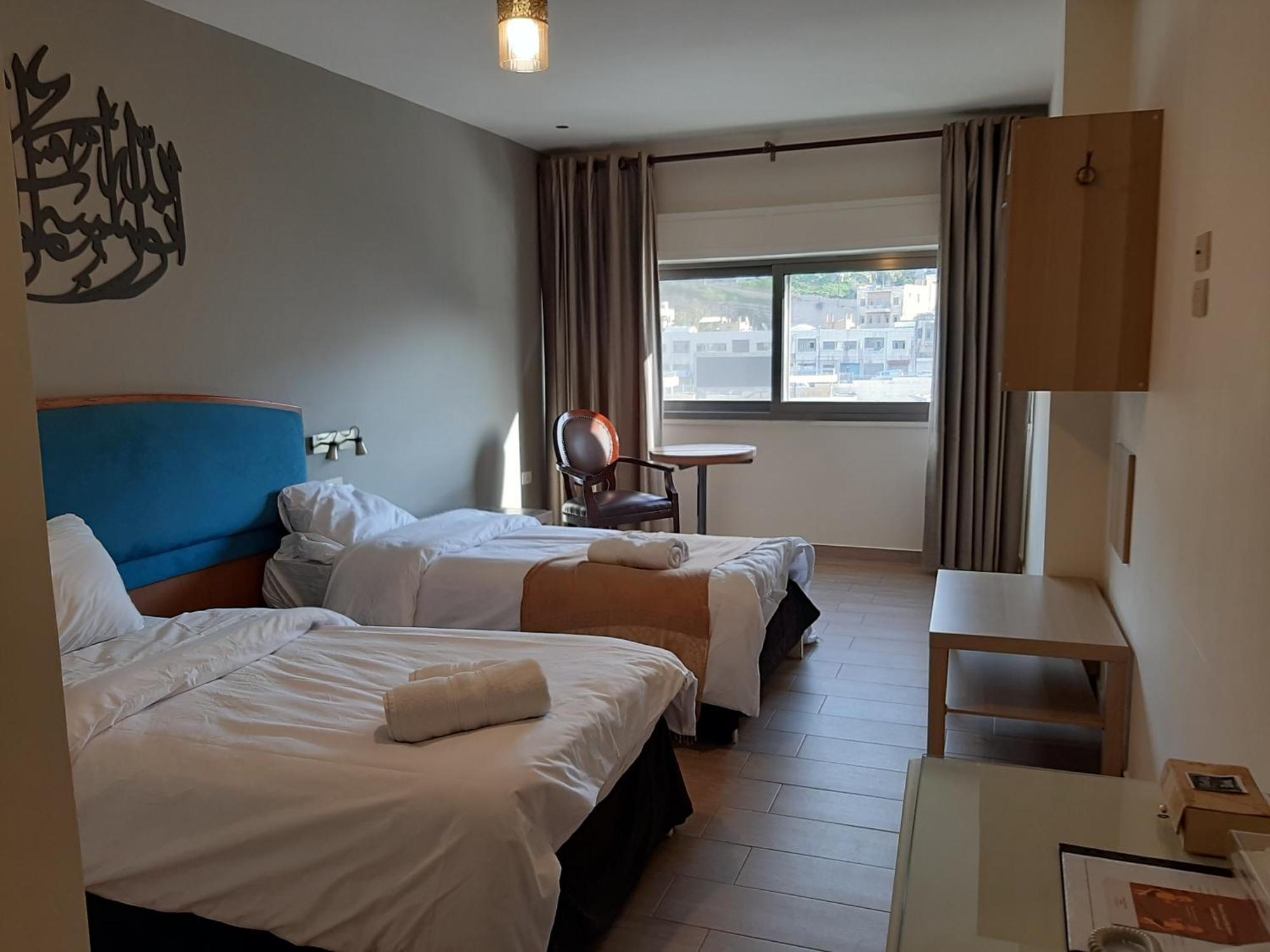 Layaali Amman Airport Pickup Hostel Exterior photo